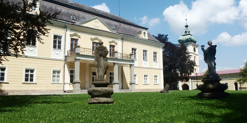 Statues & Monuments